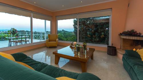 Villa Natura prive swimming pool - image 14