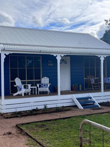 Pet friendly beach cottage in Victoria in Golden Beach