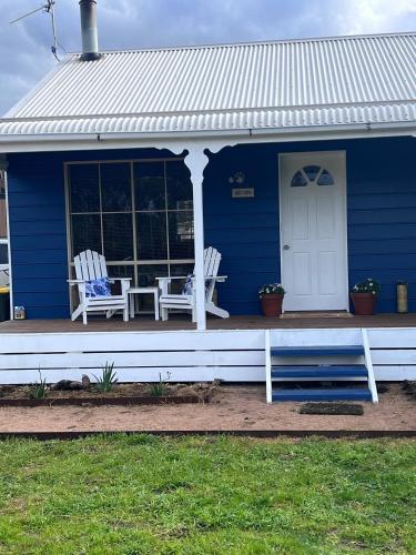 Pet friendly beach cottage in Victoria in Golden Beach