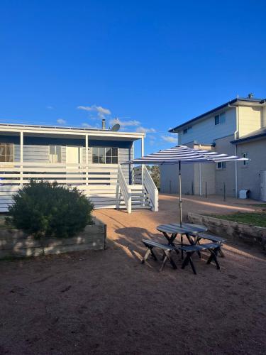 Удобства, Pet friendly beach cottage in Victoria in Golden Beach