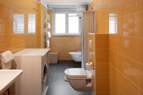 2 bedrooms, 4 beds