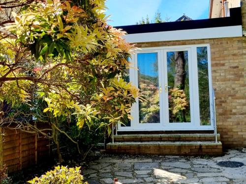 Morden Place, Free Parking & Private Entrance in Bournemouth Suburbs