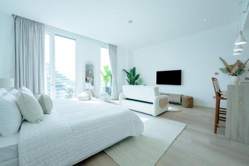 Elegant Marina Getaway by Voyage in Al Raha Beach