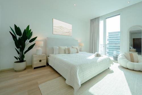 Elegant Marina Getaway by Voyage in Al Raha Beach