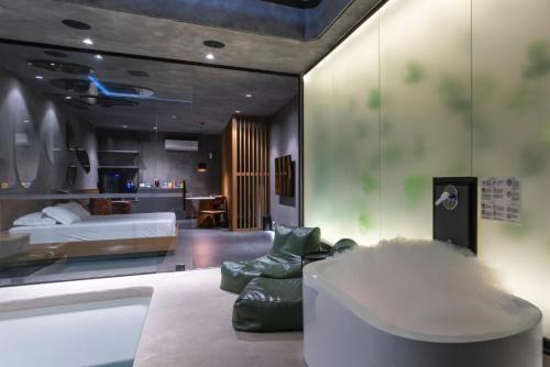 อ่างแช่น้ำร้อน, Lush Motel Lapa in ลาปา
