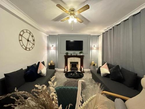 Beautiful Family Three Bedroom Apartment In Paddington