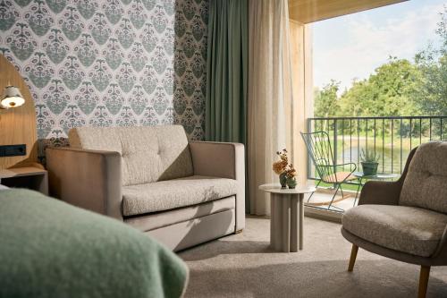 room detail thumbnail 1