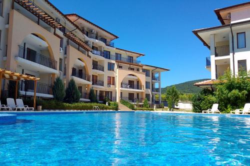 Swimming pool, Arkite Complex in Kosharitsa