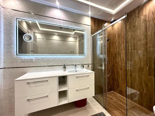 Czartoryskiego Apart - Self Check-In 20h - Parking &Lift & 50m Terrace, Breslau (Foto 9)