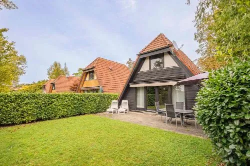 Ferienwohnpark Immenstaad am Bodensee Nurdachhaus Typ 8 NDT 008 in Immenstaad am Bodensee, Deutschland