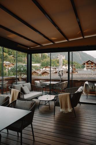 ระเบียง/ชานเรือน, Miiro The Mansard in ซาเน็น