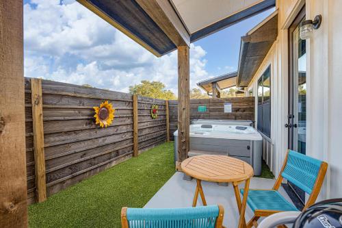 Eagles Nest-HotTub-5 min to Downtown
