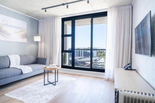 413 Riverlands - 1 Bedroom Apartment with Parking