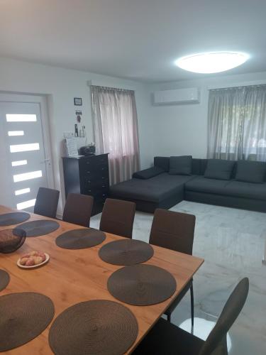 Shared lounge/TV area, Grand Alba apartman Mezokovesd Zsory in Mezokovesd