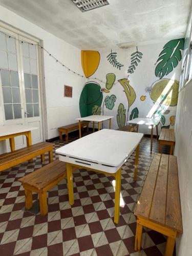 Cơ sở vật chất, Avokanto in Montevideo