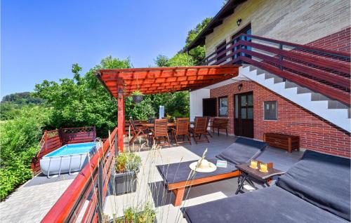 Viesnīcas āriene, 3 Bedroom Stunning Home In Harina Zlaka in Kumroveca