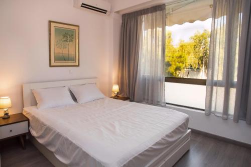 Beachside Bliss Central 1-Bedroom in Glyfada, Atene