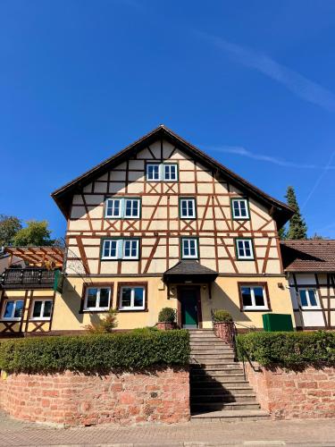 Boardinghouse Zur Rose in Leidersbach, Deutschland