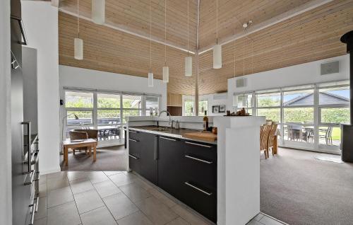 Kitchen, Nice Home In Tarm With Sauna in Hemmet