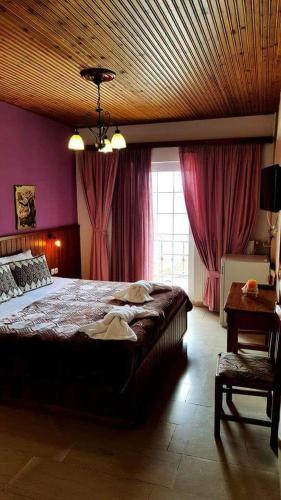 1 queen bed