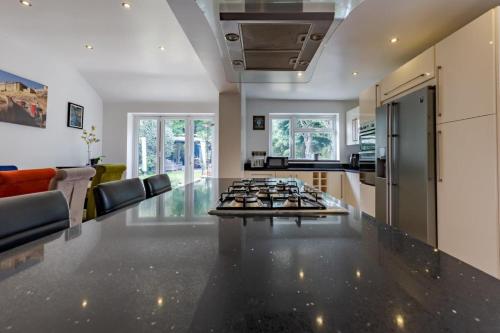 Spacious 4BR Home in Moseley Village near centre in King's Heath