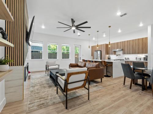 Bottom District Skyline Retreat in Cedar Crest