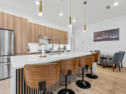 Bottom District Skyline Retreat in Cedar Crest