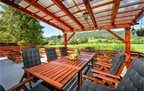 Viesnīcas āriene, 3 Bedroom Stunning Home In Harina Zlaka in Kumroveca