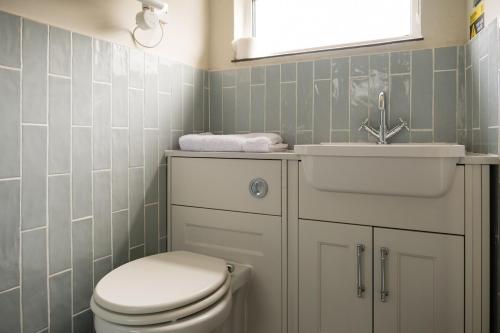 kopalnica, Cosy 2 bed cottage with river views - Ross-on-Wye in Wilton