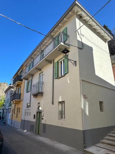 A szálláshely kívülről, Rocca dell'Innominato in Lecco