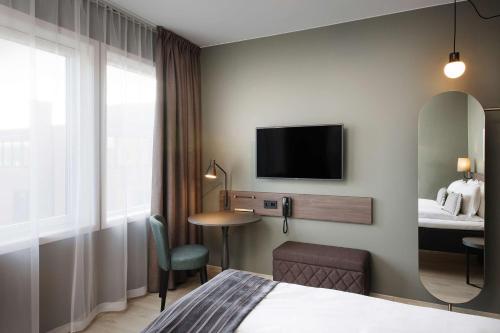 1 queen bed