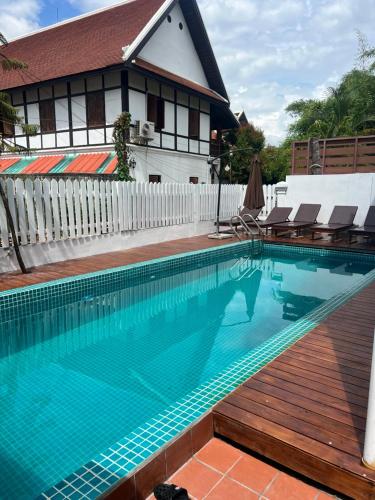 クィーンズ ハウス (Queen's House) in ルアンプラバーン（ルアンパバーン）