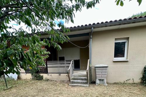 Exterior view, 2-Bed House Sleeps 6 15 mins to Toulouse in Fenouillet