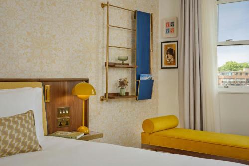 room detail thumbnail 1