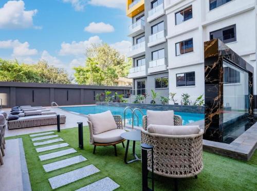 1 Bedroom Wilma Towers Gym, Heated pool, steam room, sauna, running track