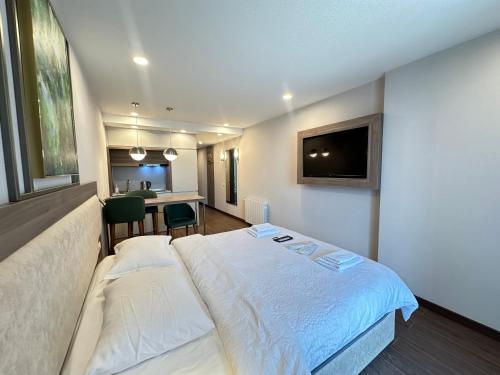 Amazing seaside apartment 829 - Tap to explore photos