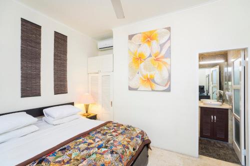 One-Bedroom Apartment image 7
