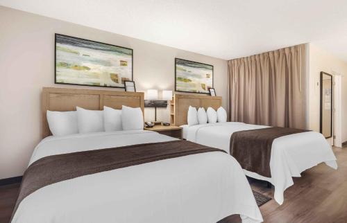 Studio with 2 Queen Beds - Non-Smoking