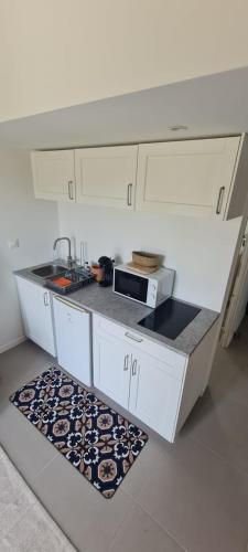 Studio 2 terrasse aperçu mer vignes (Studio 2 terrasse apercu mer vignes) in Le Mouranier