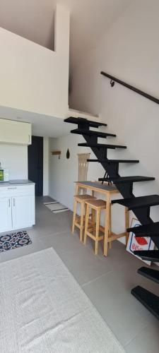 Studio 2 terrasse aperçu mer vignes (Studio 2 terrasse apercu mer vignes) in Le Mouranier