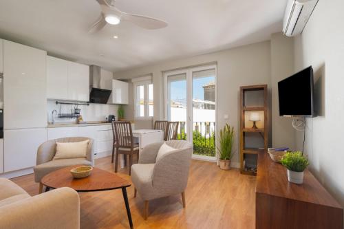 Apartment with views -Santa Isabel Square- 2Bd1Bth, Seville