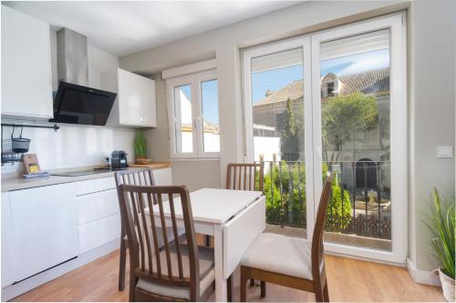 Apartment with views -Santa Isabel Square- 2Bd1Bth, Seville (photo 5)