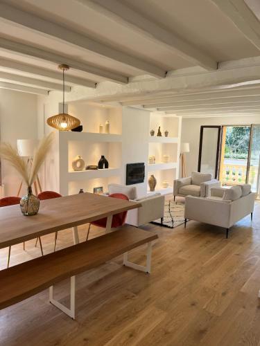 Luxury Country House - 6 Bed Room - Jacuzzi, Cinéma 7 Places, Sauna by So Homy (Luxury Country House - 6 Bed Room - Jacuzzi, Cinema 7 Places, Sauna by So Homy) in แซ็งต์ลี