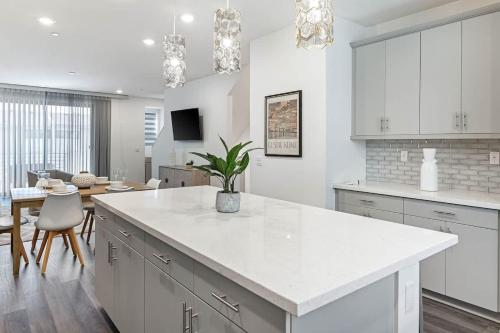 Modern Townhouse Near Disneyland & OC Beaches in Covina (Kalifornia)