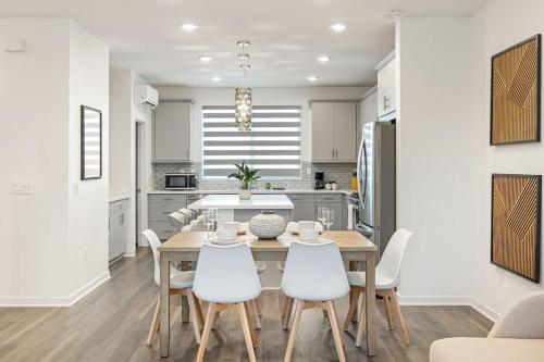 Modern Townhouse Near Disneyland & OC Beaches in Covina (Kalifornia)