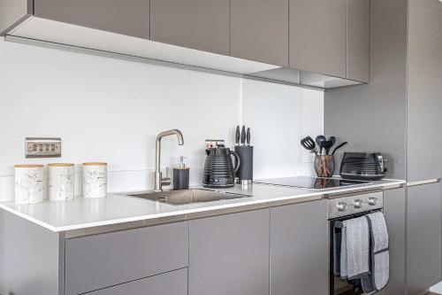 Luxury 2BR Penthouse-1, Private Terrace, City Center, Free Parking, Leeds (Foto 6)