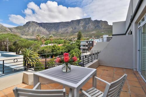 Mountain View Studio Balcony Parking by CTHA - Cape Town Mountain View Studio Balcony Parking by CTHA - Cape Town