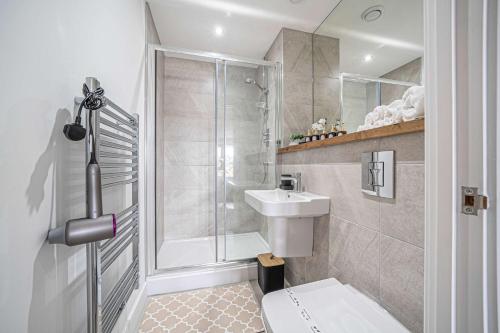 Leeds City Centre 2BR Apartment - Luxury Stay with Private Terrace, Leeds (Foto 8)