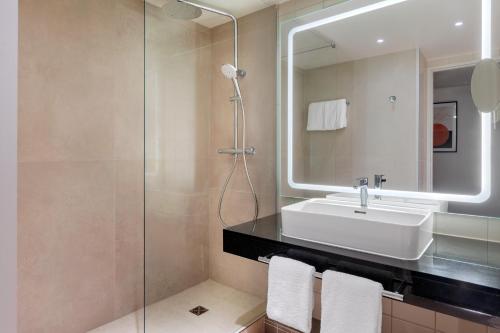 Courtyard by Marriott Paris Saint Denis - Tap to explore photos