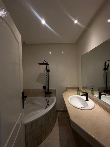 Cozy stylish Studio in downtown Casablanca, Casablanca (Foto 3)